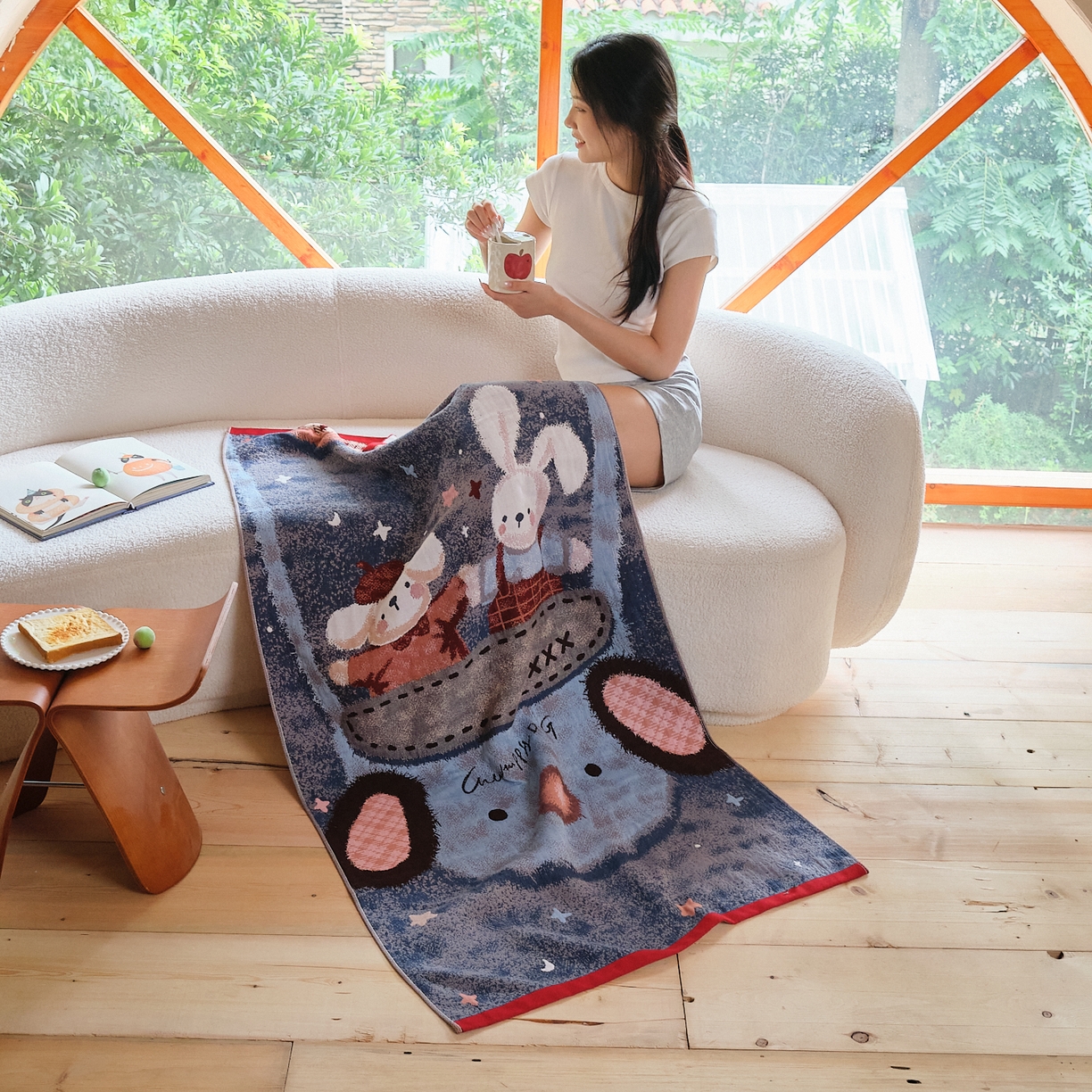 91家纺网 家纺一手货源 找家纺 沐瑟家纺 2025新款卡通A类全棉四层纱布浴巾加大毛巾-第一组 小熊包包 80*160cm