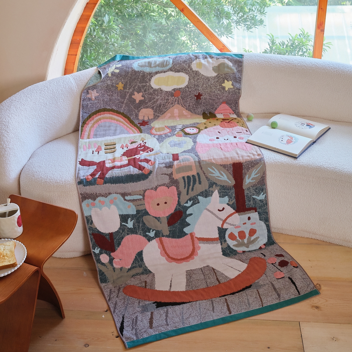 91家纺网 家纺一手货源 找家纺 沐瑟家纺 2025新款卡通A类全棉四层纱布浴巾加大毛巾-第一组 木马乐园 80*160cm