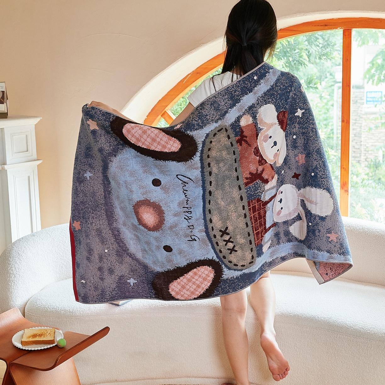 91家纺网 家纺一手货源 找家纺 沐瑟家纺 2025新款卡通A类全棉四层纱布浴巾加大毛巾-第一组 小熊包包 80*160cm