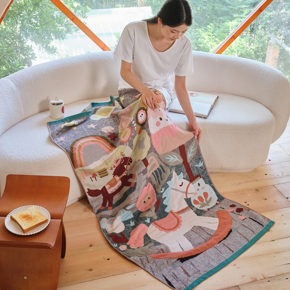 91家纺网 家纺一手货源 找家纺 沐瑟家纺 2025新款卡通A类全棉四层纱布浴巾加大毛巾-第一组 木马乐园 80*160cm