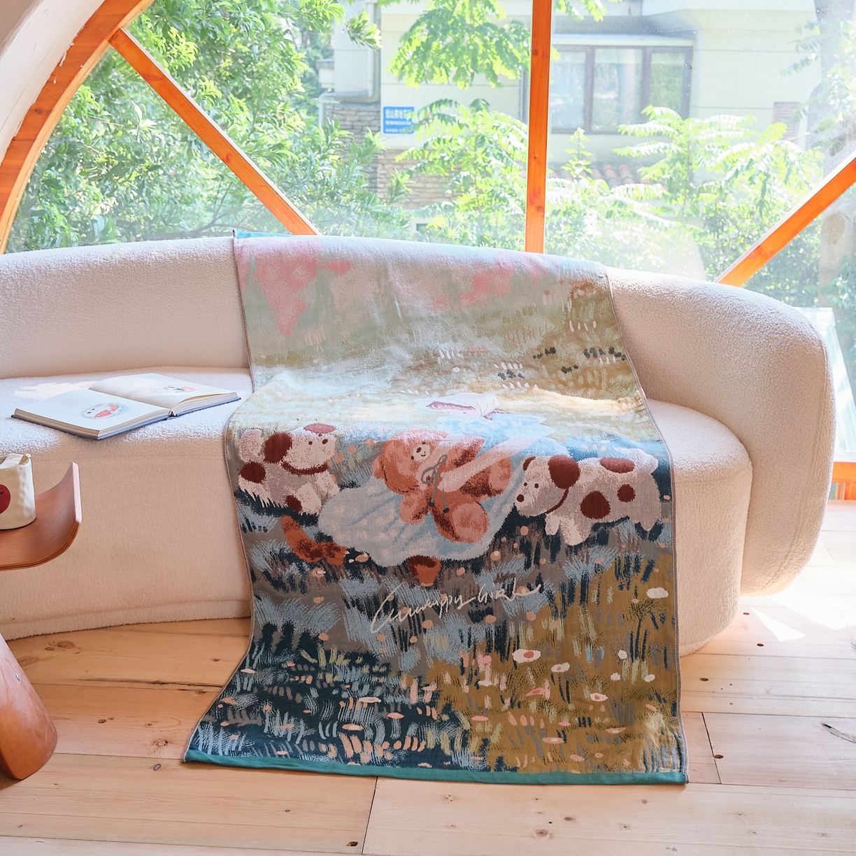 91家纺网 家纺一手货源 找家纺 沐瑟家纺 2025新款卡通A类全棉四层纱布浴巾加大毛巾-第一组 花丛女孩 80*160cm