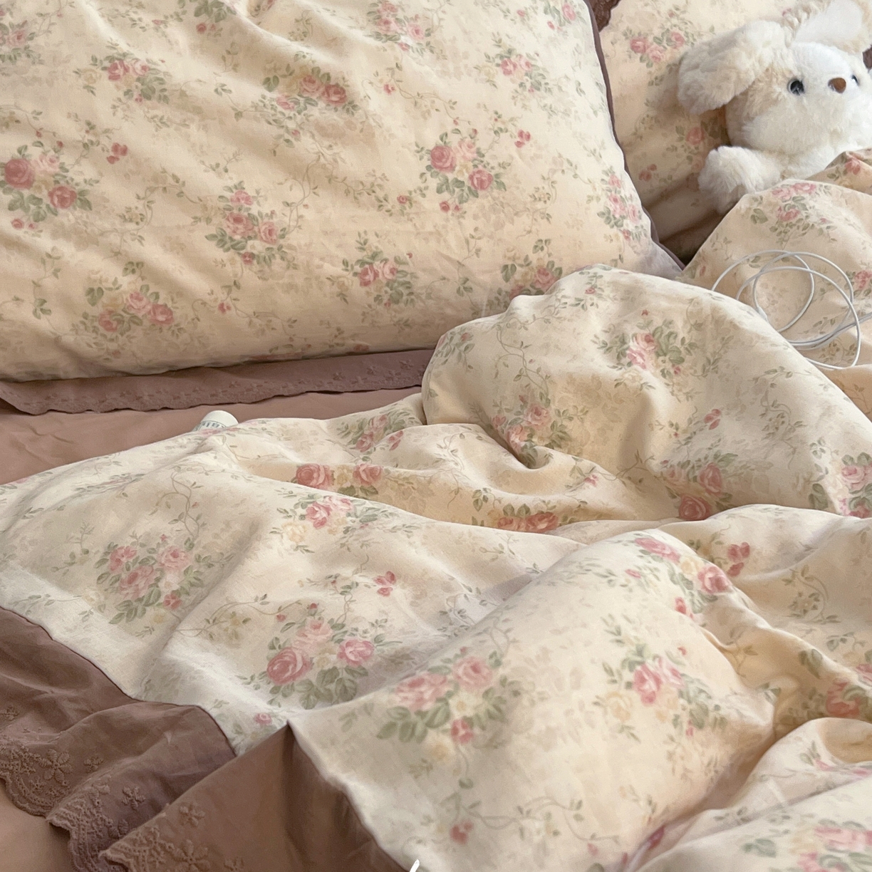 91家纺网 家纺一手货源 找家纺 （总）荣轩 2025新款全棉纯棉双层纱法式大花边工艺款四件套（铺床版）