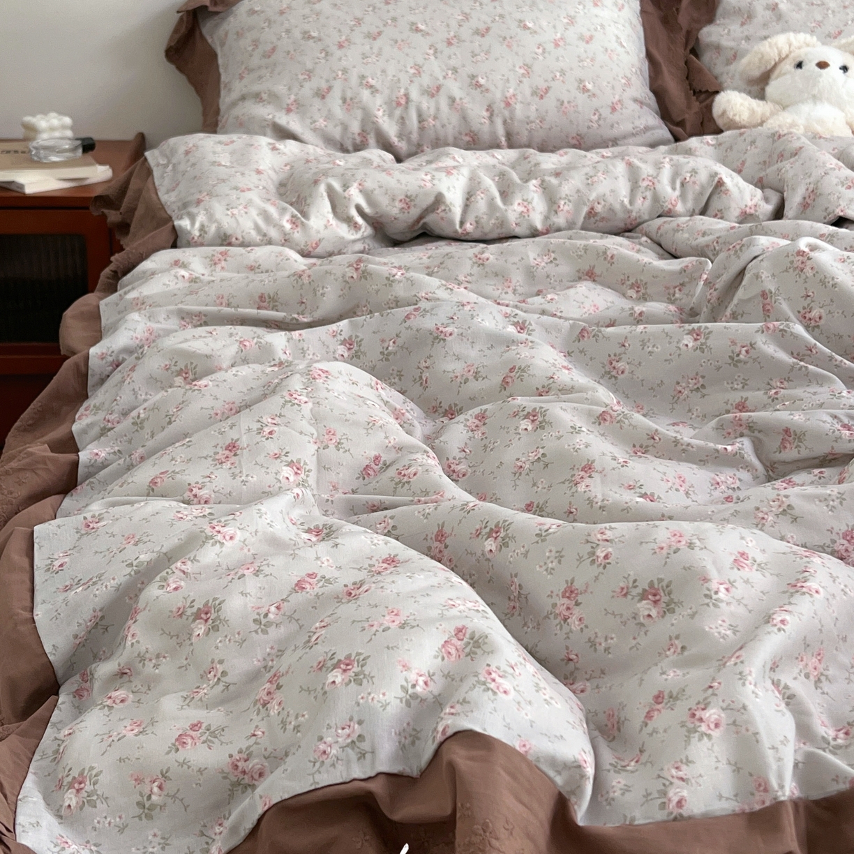 91家纺网 家纺一手货源 找家纺 （总）荣轩 2025新款全棉纯棉双层纱法式大花边工艺款四件套（铺床版）