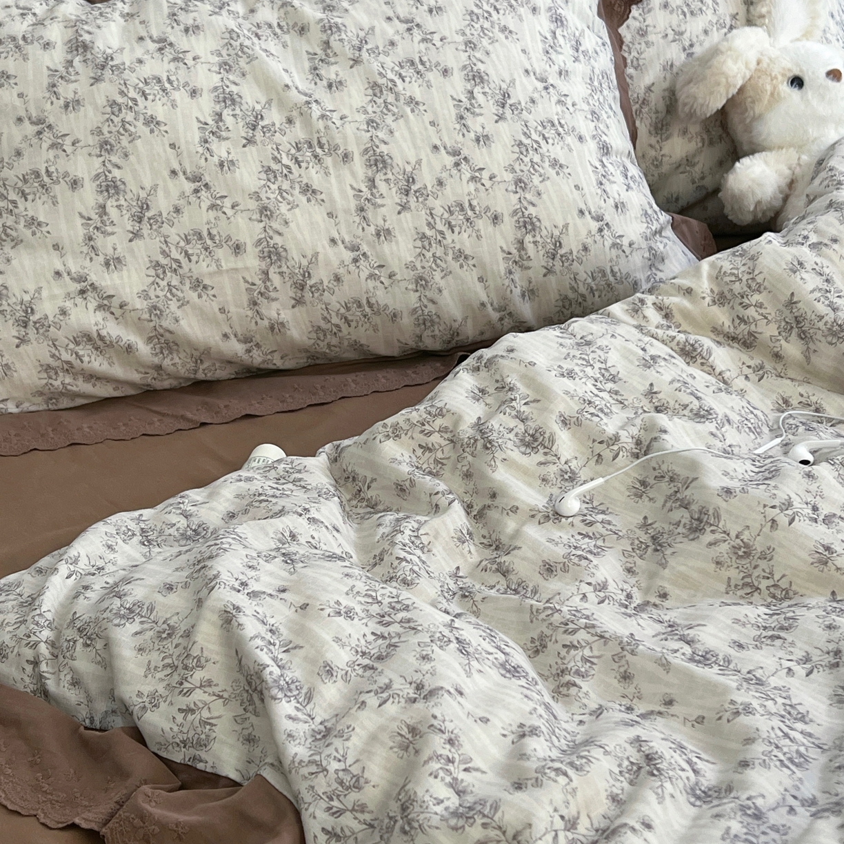 91家纺网 家纺一手货源 找家纺 （总）荣轩 2025新款全棉纯棉双层纱法式大花边工艺款四件套（铺床版）