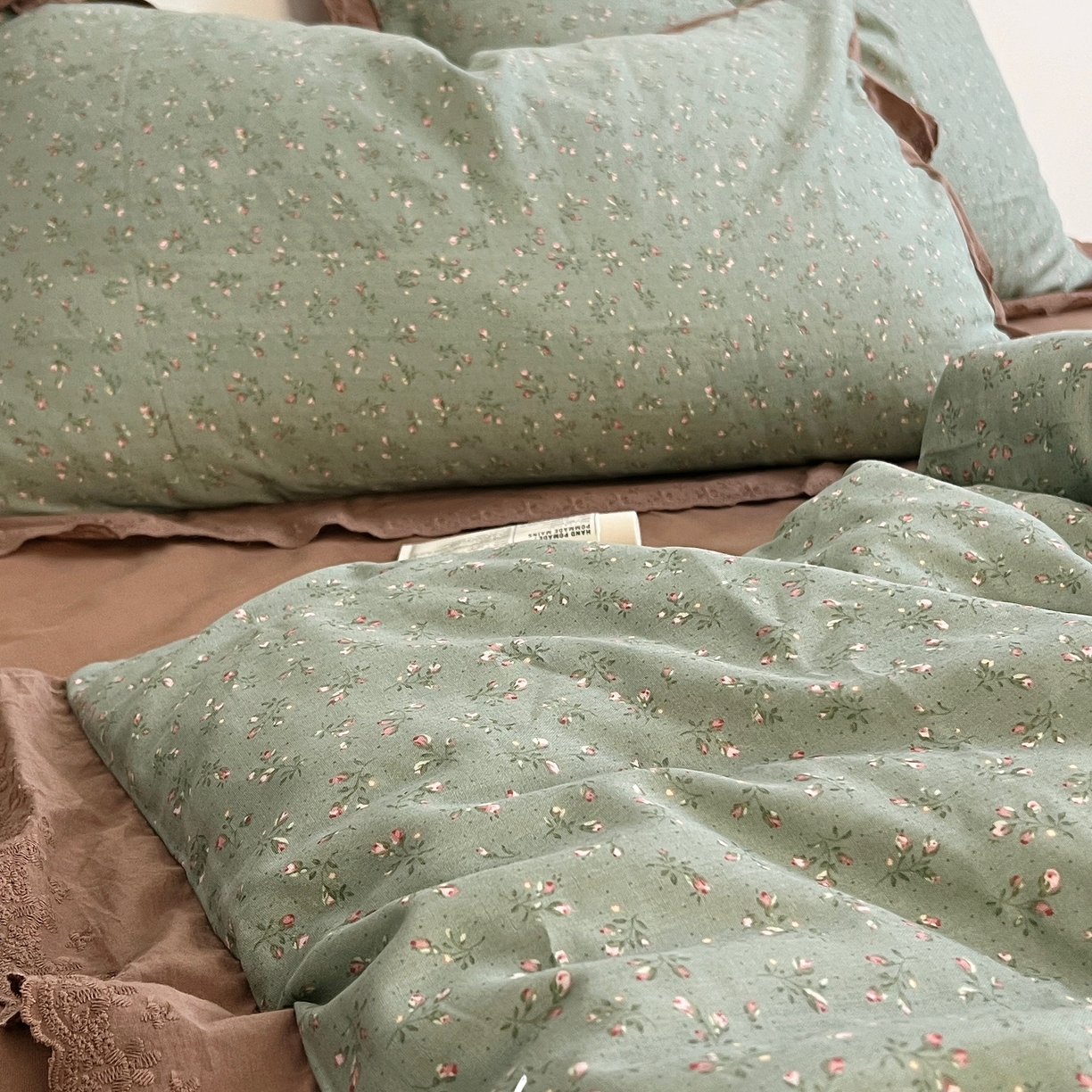 91家纺网 家纺一手货源 找家纺 （总）荣轩 2025新款全棉纯棉双层纱法式大花边工艺款四件套（铺床版）