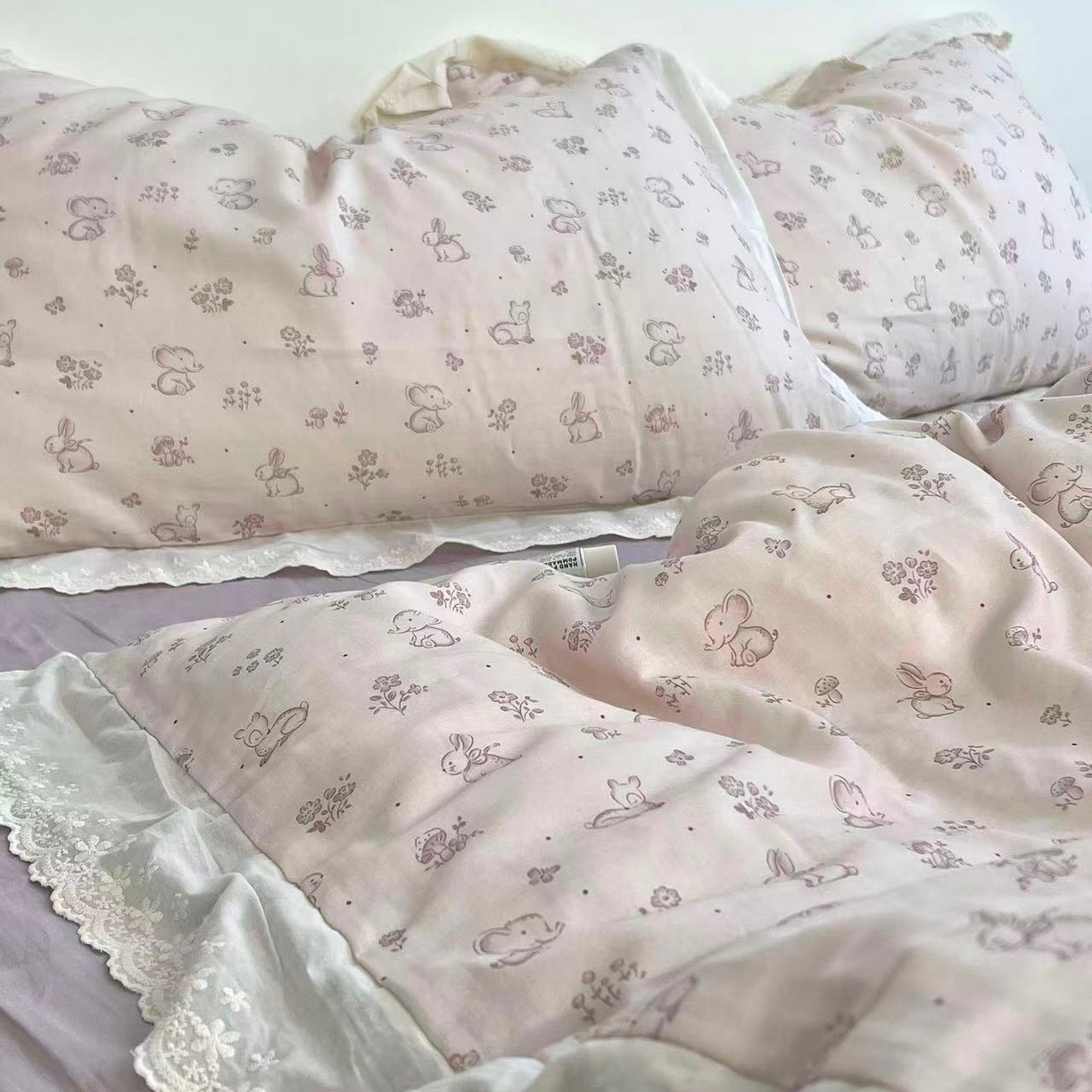 91家纺网 家纺一手货源 找家纺 （总）荣轩 2025新款全棉纯棉双层纱法式大花边工艺款四件套（铺床版）