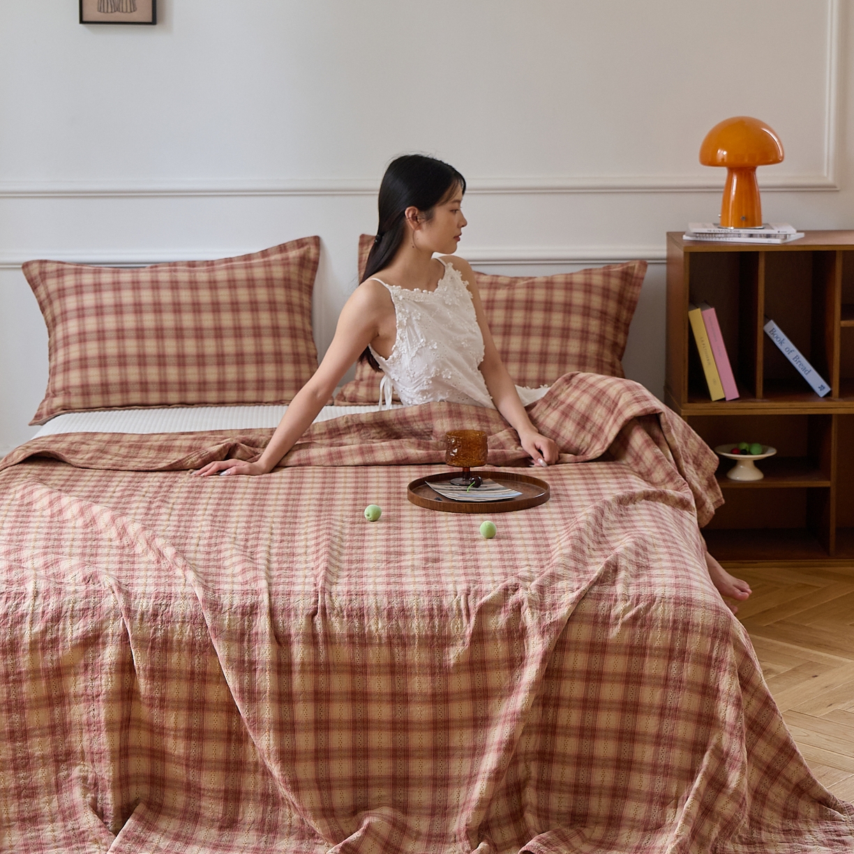 91家纺网 家纺一手货源 找家纺 沐瑟家纺 2025新款亲肤舒适色织提花纱布床盖三件套盖毯毯子-赫本系列 赫本-乌梅粉