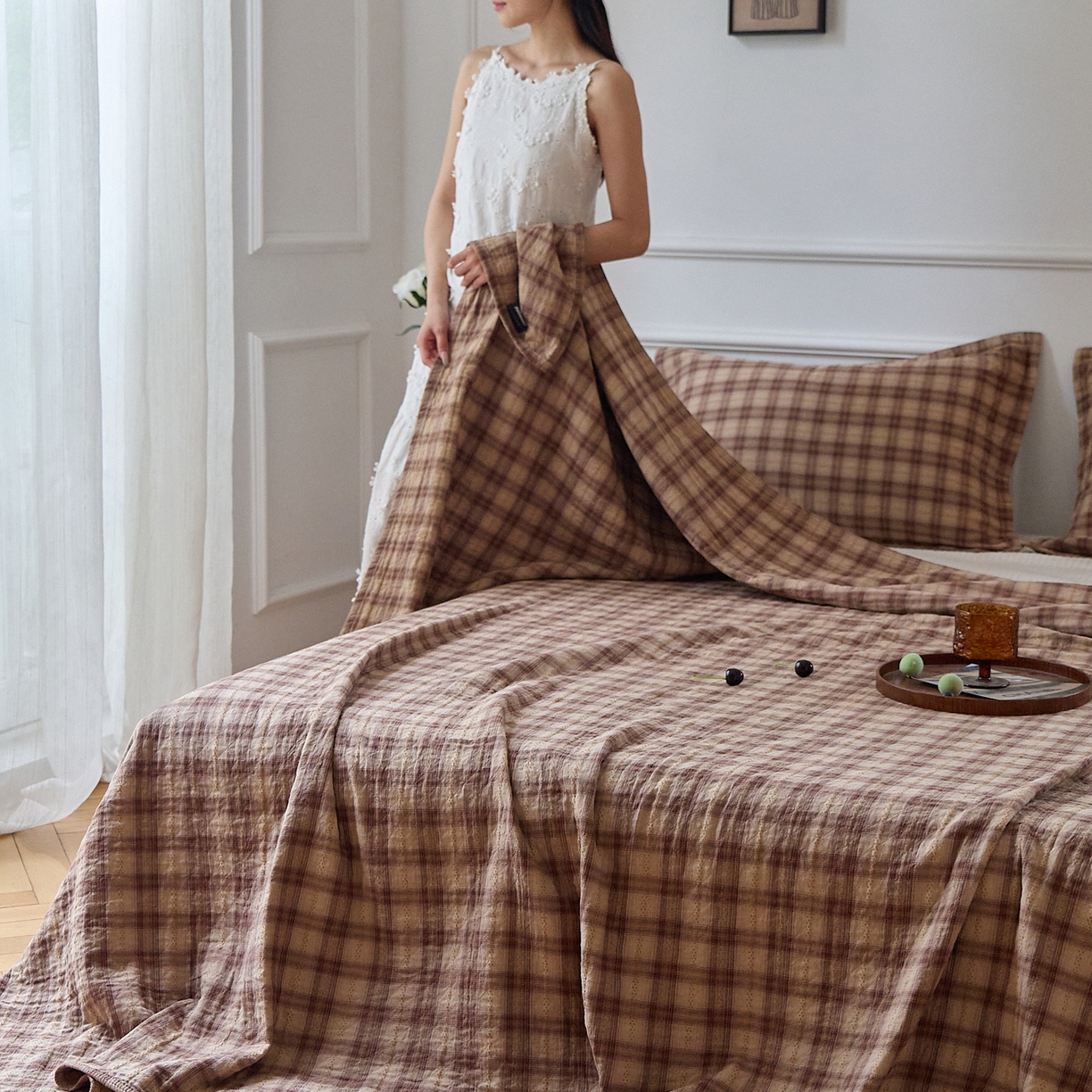 91家纺网 家纺一手货源 找家纺 沐瑟家纺 2025新款亲肤舒适色织提花纱布床盖三件套盖毯毯子-赫本系列 赫本-卡其