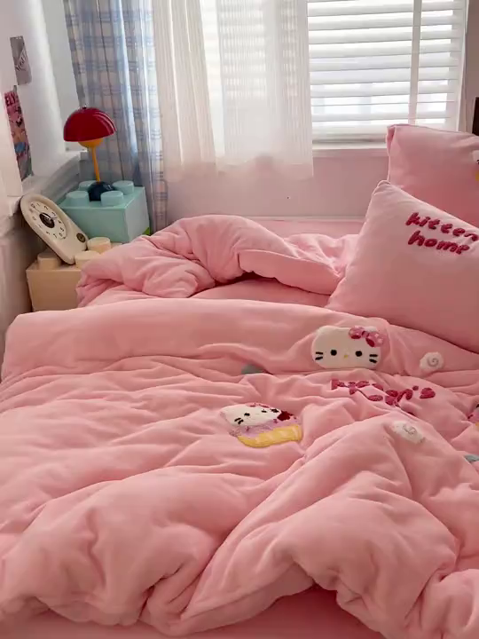 91家纺网 家纺一手货源 找家纺 （总）一比一家纺 2025新款卡通毛巾绣牛奶绒四件套