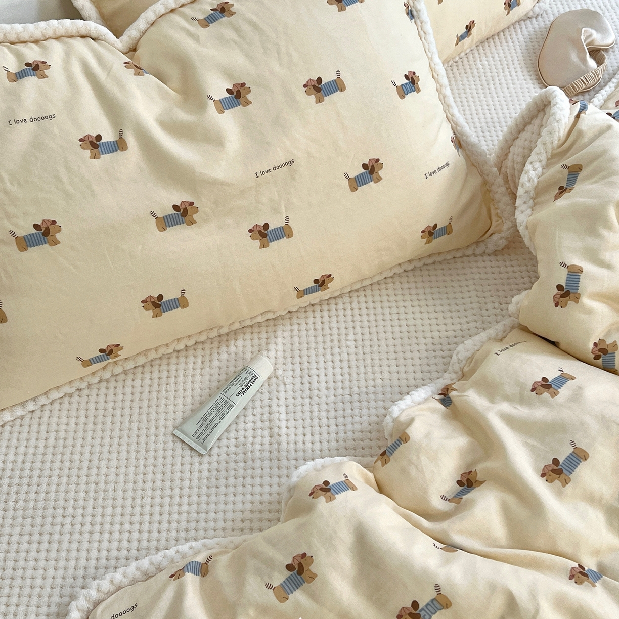 荣轩 2025秋冬必备新品棉加绒华夫格提花绒工艺款四件套（铺床版） 腊肠小狗