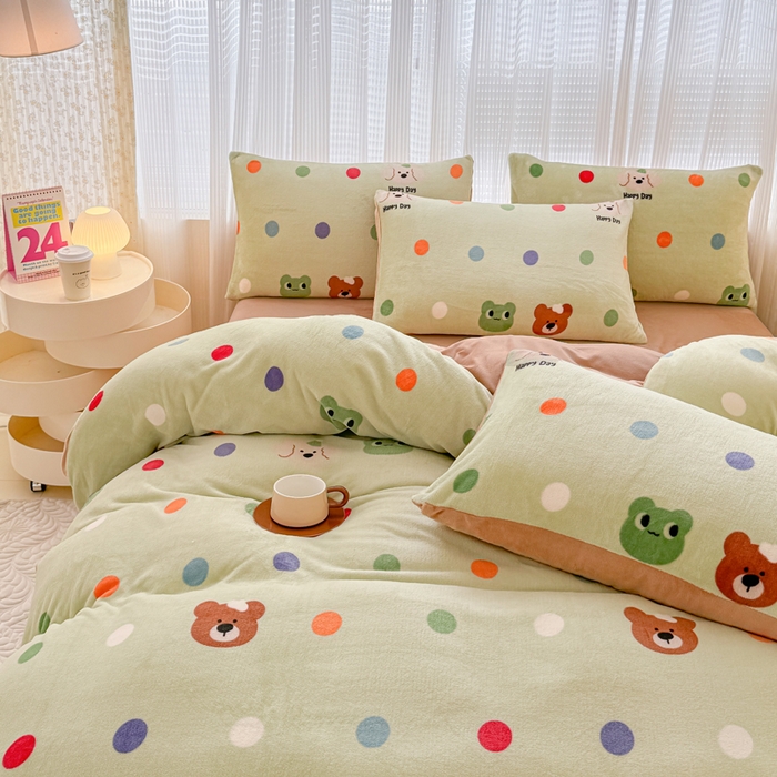 91家纺网 家纺一手货源 找家纺 仟网汇 2025新款直播热款跑量牛奶绒印花款四件套 波点熊