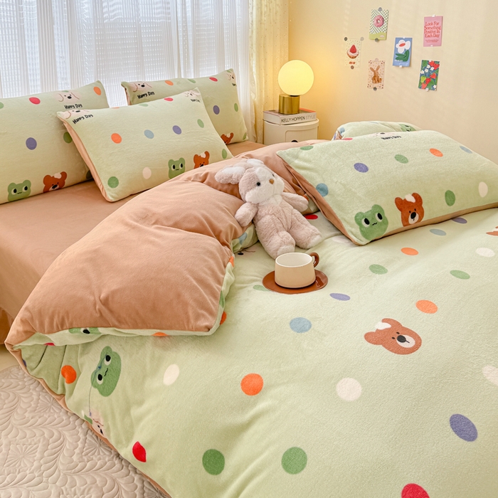 91家纺网 家纺一手货源 找家纺 仟网汇 2025新款直播热款跑量牛奶绒印花款四件套 波点熊