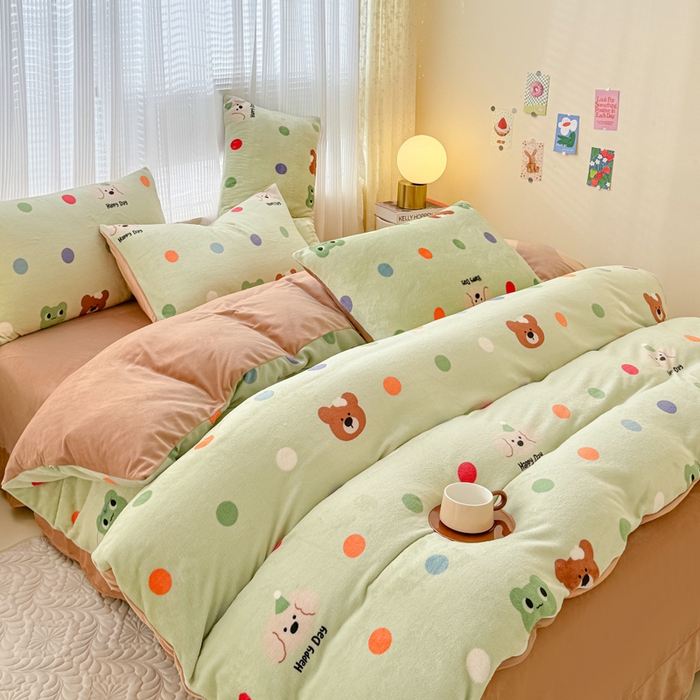 91家纺网 家纺一手货源 找家纺 仟网汇 2025新款直播热款跑量牛奶绒印花款四件套 波点熊