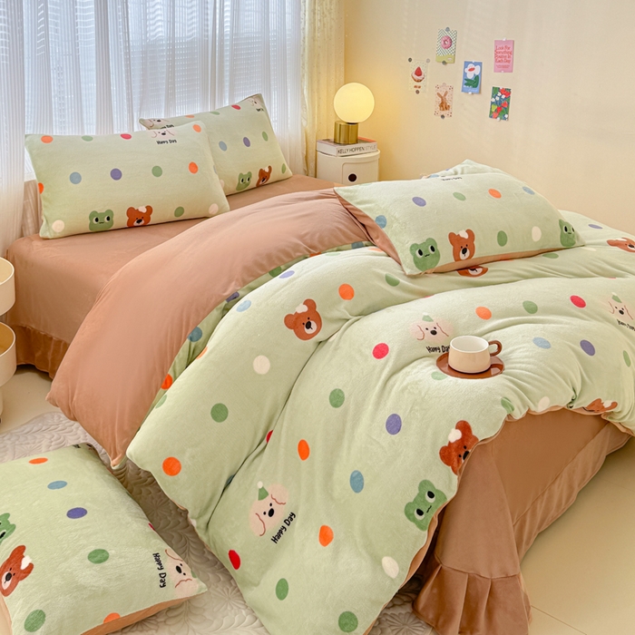 91家纺网 家纺一手货源 找家纺 仟网汇 2025新款直播热款跑量牛奶绒印花款四件套 波点熊