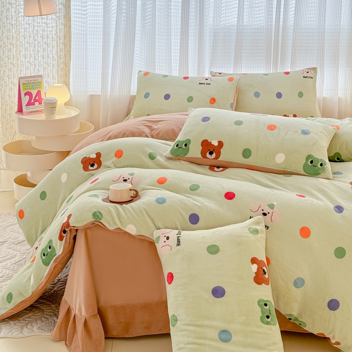 91家纺网 家纺一手货源 找家纺 仟网汇 2025新款直播热款跑量牛奶绒印花款四件套 波点熊