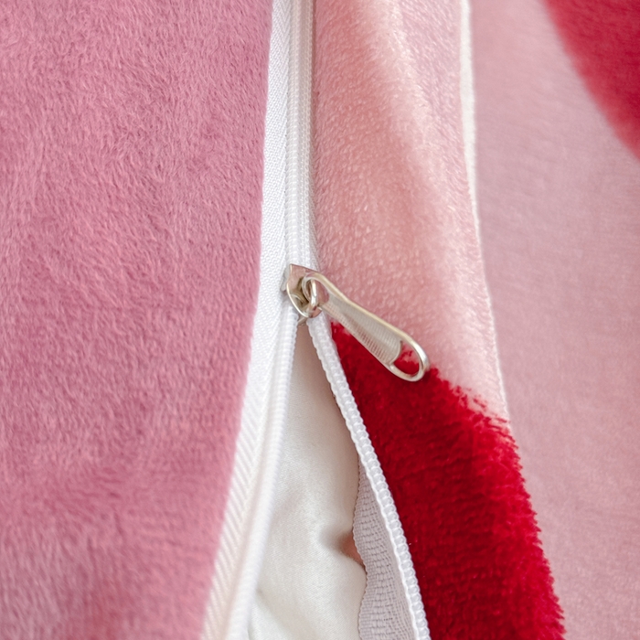 91家纺网 家纺一手货源 找家纺 仟网汇 2025新款直播热款跑量牛奶绒印花款四件套 红爱心