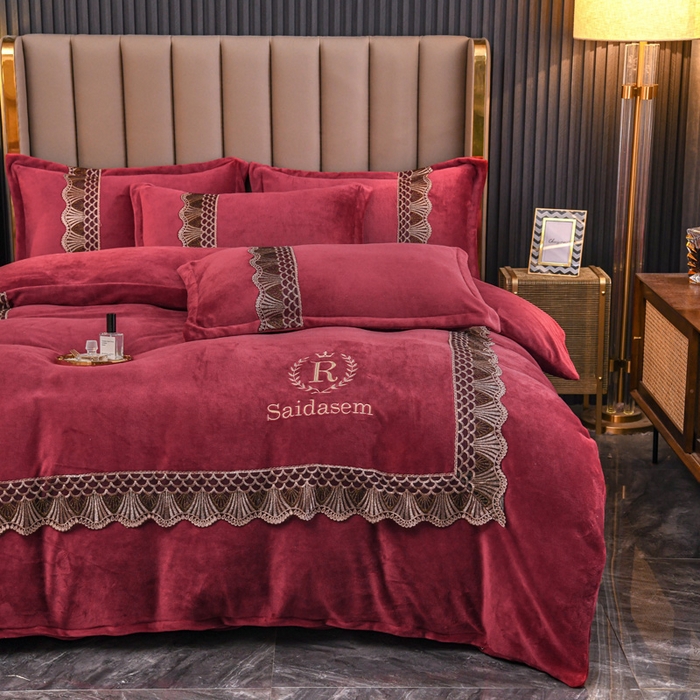 91家纺网 家纺一手货源 找家纺 （总）仟网汇 2025热款轻奢贵族风蕾丝立体刺绣高克重牛奶绒四件套金貂绒法莱绒