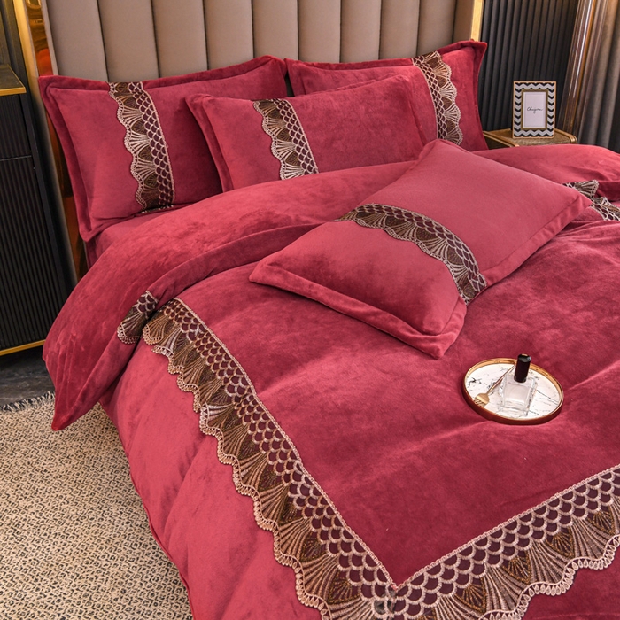 91家纺网 家纺一手货源 找家纺 （总）仟网汇 2025热款轻奢贵族风蕾丝立体刺绣高克重牛奶绒四件套金貂绒法莱绒