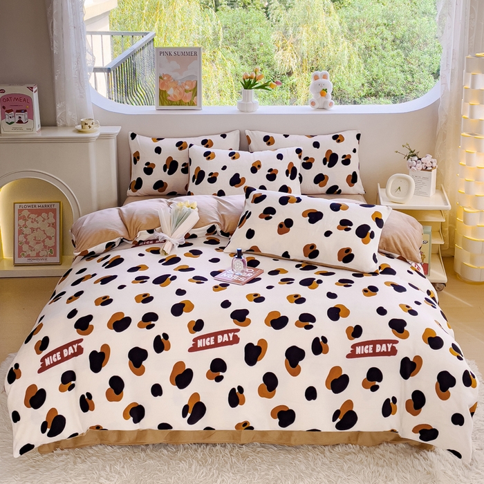 仟网汇 2025新款直播热款跑量牛奶绒印花款四件套 豹纹咖