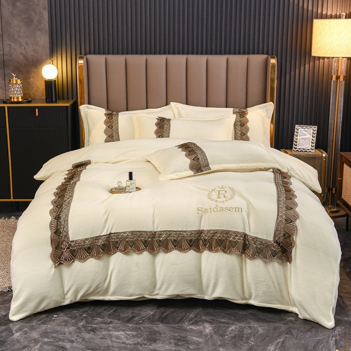 91家纺网 家纺一手货源 找家纺 （总）仟网汇 2025热款轻奢贵族风蕾丝立体刺绣高克重牛奶绒四件套金貂绒法莱绒