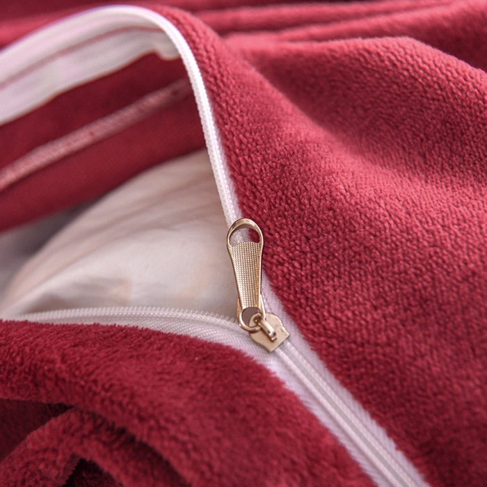 91家纺网 家纺一手货源 找家纺 仟网汇 2025热款轻奢贵族风蕾丝立体刺绣高克重牛奶绒四件套金貂绒法莱绒 深酒红