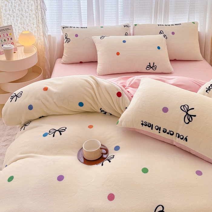 91家纺网 家纺一手货源 找家纺 仟网汇 2025新款直播热款跑量牛奶绒印花款四件套 蝴蝶结