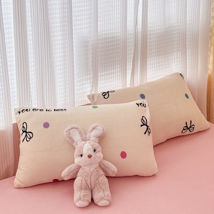 91家纺网 家纺一手货源 找家纺 仟网汇 2025新款直播热款跑量牛奶绒印花款四件套 蝴蝶结