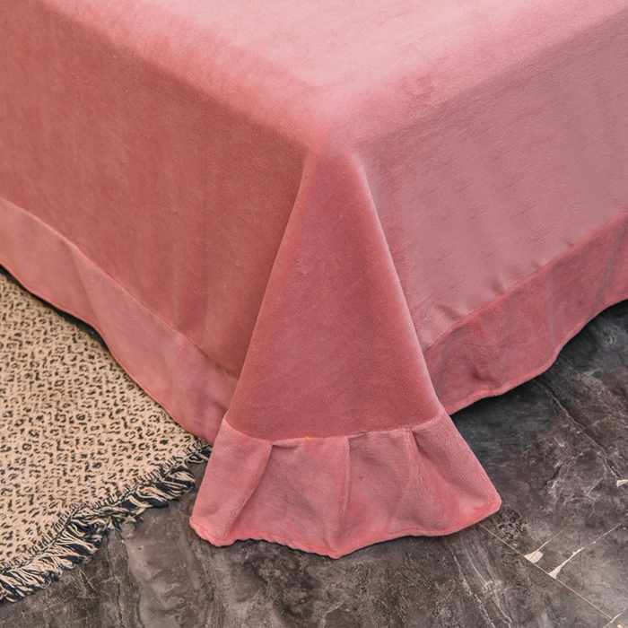 91家纺网 家纺一手货源 找家纺 仟网汇 2025热款轻奢贵族风蕾丝立体刺绣高克重牛奶绒四件套金貂绒法莱绒 豆沙粉