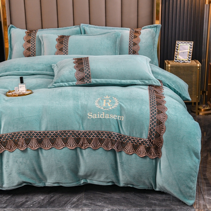 91家纺网 家纺一手货源 找家纺 仟网汇 2025热款轻奢贵族风蕾丝立体刺绣高克重牛奶绒四件套金貂绒法莱绒 翡翠绿