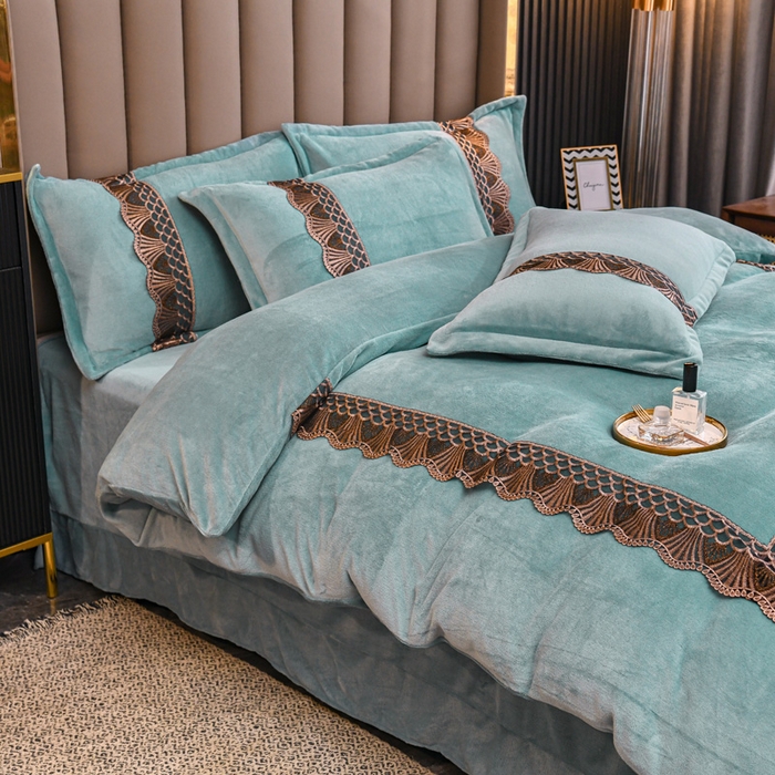 91家纺网 家纺一手货源 找家纺 仟网汇 2025热款轻奢贵族风蕾丝立体刺绣高克重牛奶绒四件套金貂绒法莱绒 翡翠绿