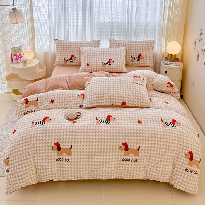 仟网汇 2025新款直播热款跑量牛奶绒印花款四件套 腊肠狗