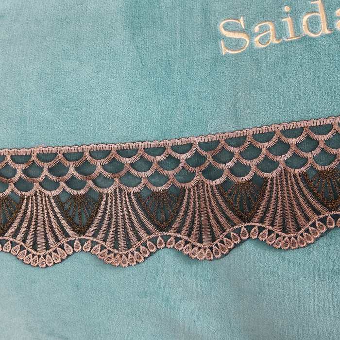 91家纺网 家纺一手货源 找家纺 仟网汇 2025热款轻奢贵族风蕾丝立体刺绣高克重牛奶绒四件套金貂绒法莱绒 翡翠绿