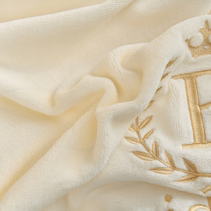 91家纺网 家纺一手货源 找家纺 仟网汇 2025热款轻奢贵族风蕾丝立体刺绣高克重牛奶绒四件套金貂绒法莱绒 奶白