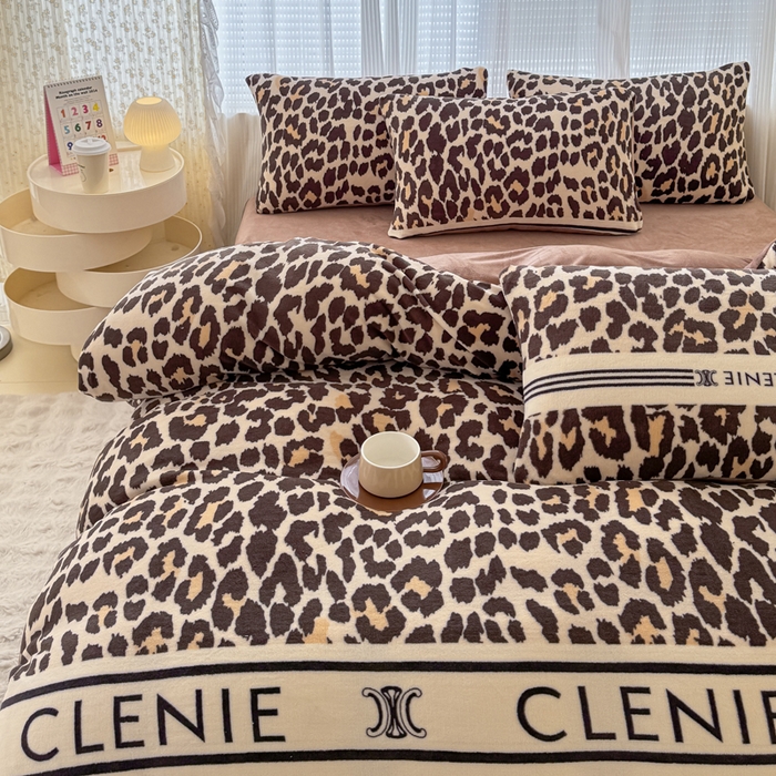 91家纺网 家纺一手货源 找家纺 仟网汇 2025新款直播热款跑量牛奶绒印花款四件套 轻奢豹纹