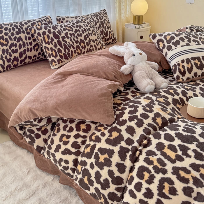 91家纺网 家纺一手货源 找家纺 仟网汇 2025新款直播热款跑量牛奶绒印花款四件套 轻奢豹纹