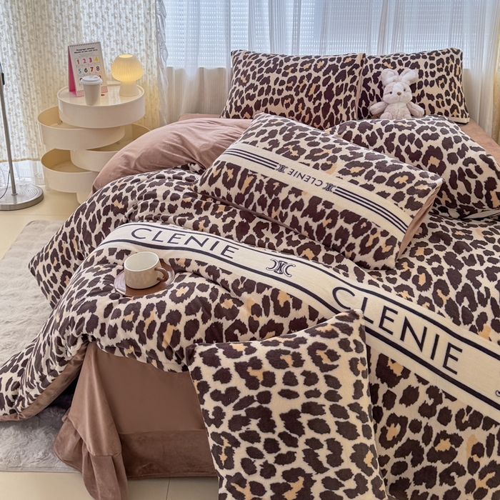 91家纺网 家纺一手货源 找家纺 仟网汇 2025新款直播热款跑量牛奶绒印花款四件套 轻奢豹纹