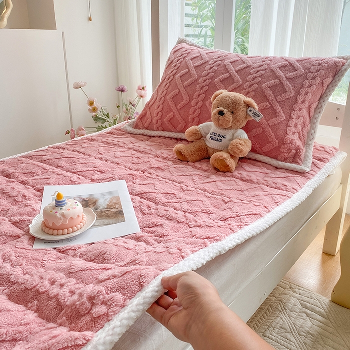 91家纺网 家纺一手货源 找家纺 凌云家纺 2025新款牛奶绒塔芙蓉学生宿舍单人冬天加绒加厚床垫软垫 玫瑰粉