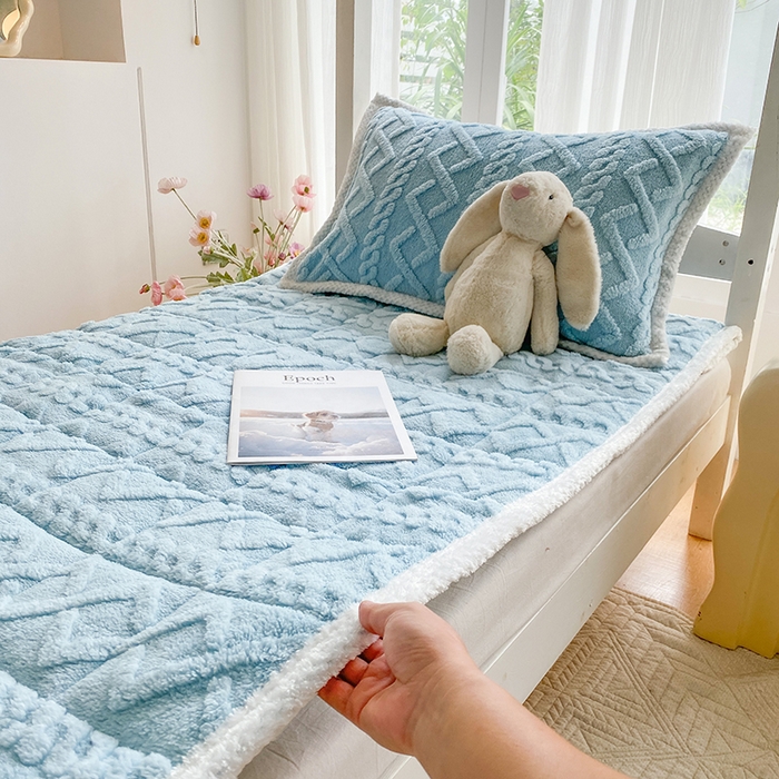 91家纺网 家纺一手货源 找家纺 凌云家纺 2025新款牛奶绒塔芙蓉学生宿舍单人冬天加绒加厚床垫软垫 天蓝色