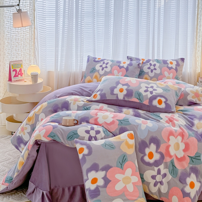 91家纺网 家纺一手货源 找家纺 仟网汇 2025新款直播热款跑量牛奶绒印花款四件套 太阳花