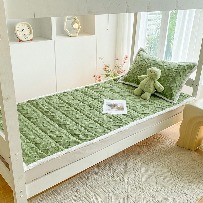 91家纺网 家纺一手货源 找家纺 凌云家纺 2025新款牛奶绒塔芙蓉学生宿舍单人冬天加绒加厚床垫软垫 茶绿色