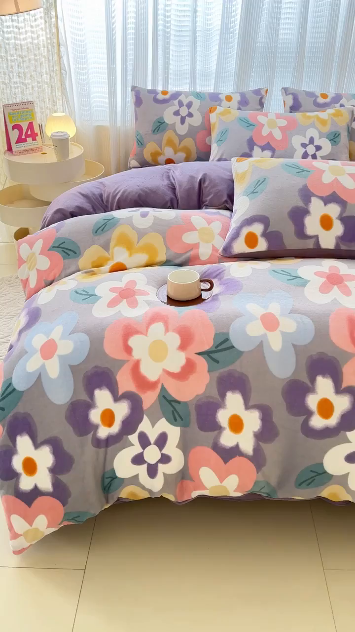 91家纺网 家纺一手货源 找家纺 仟网汇 2025新款直播热款跑量牛奶绒印花款四件套 太阳花