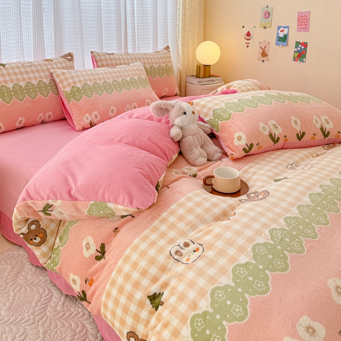 91家纺网 家纺一手货源 找家纺 仟网汇 2025新款直播热款跑量牛奶绒印花款四件套 小游园