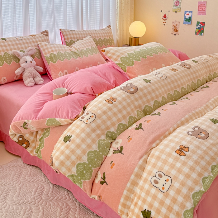 91家纺网 家纺一手货源 找家纺 仟网汇 2025新款直播热款跑量牛奶绒印花款四件套 小游园