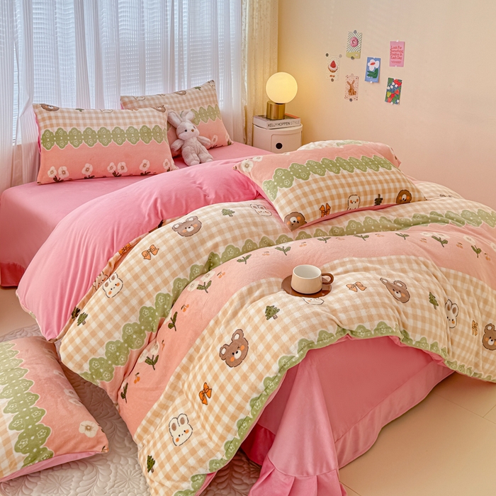 91家纺网 家纺一手货源 找家纺 仟网汇 2025新款直播热款跑量牛奶绒印花款四件套 小游园