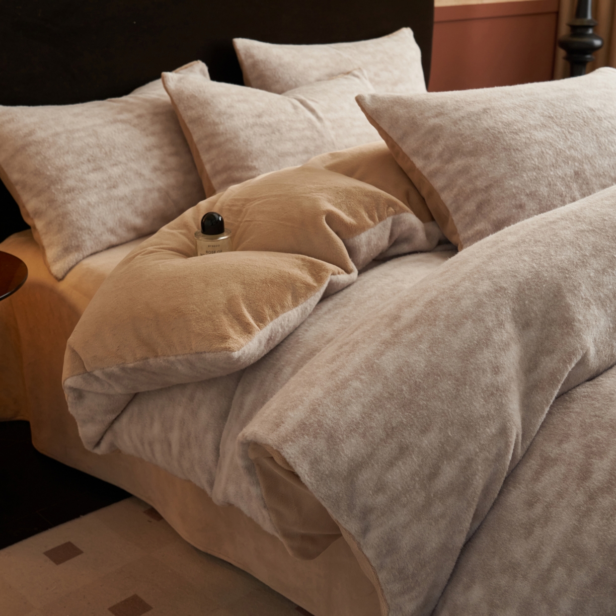 91家纺网 家纺一手货源 找家纺 晨曦家纺 2025新款加厚加绒羊驼绒四件套牛奶绒四件套 如歌