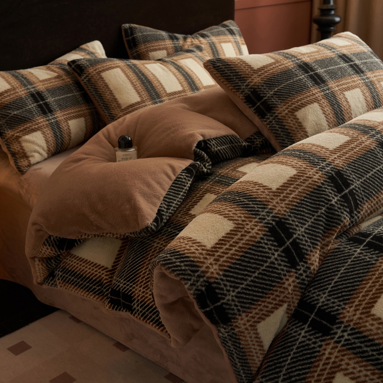 91家纺网 家纺一手货源 找家纺 晨曦家纺 2025新款加厚加绒羊驼绒四件套牛奶绒四件套 可可西里