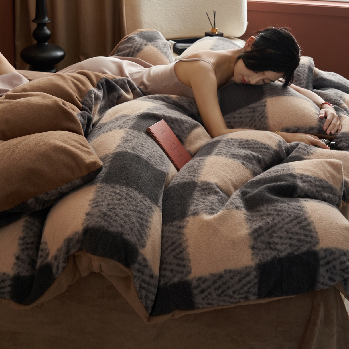 91家纺网 家纺一手货源 找家纺 （总）晨曦家纺 2025新款加厚加绒羊驼绒四件套牛奶绒四件套