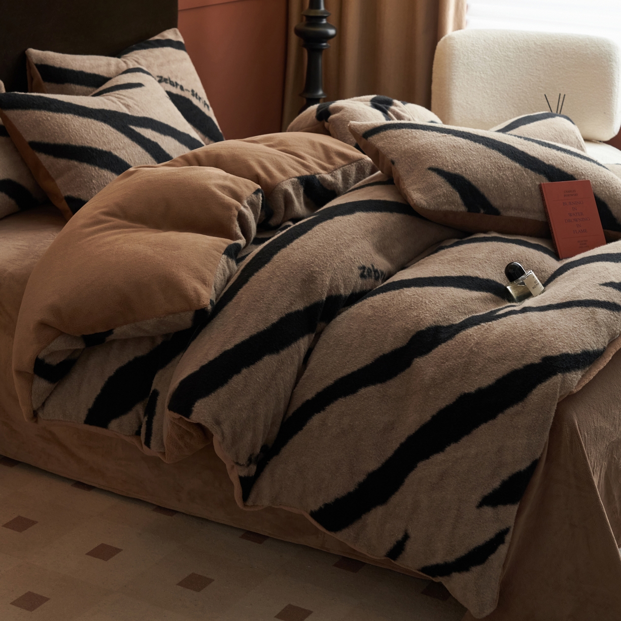 91家纺网 家纺一手货源 找家纺 晨曦家纺 2025新款加厚加绒羊驼绒四件套牛奶绒四件套 岁月流金-咖