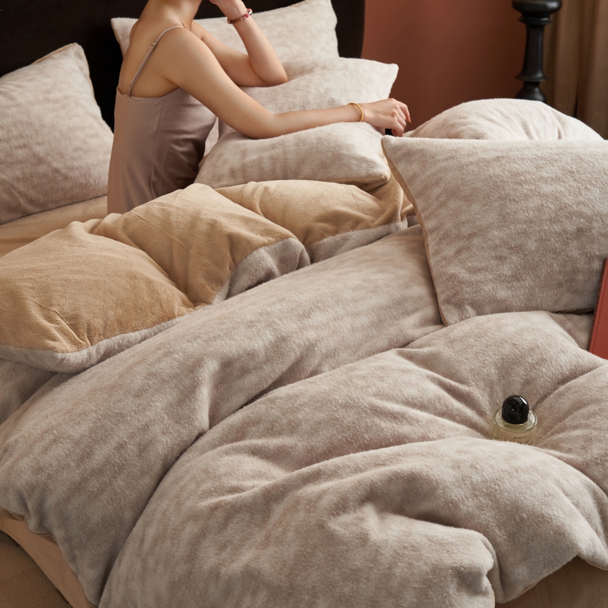 91家纺网 家纺一手货源 找家纺 晨曦家纺 2025新款加厚加绒羊驼绒四件套牛奶绒四件套 如歌