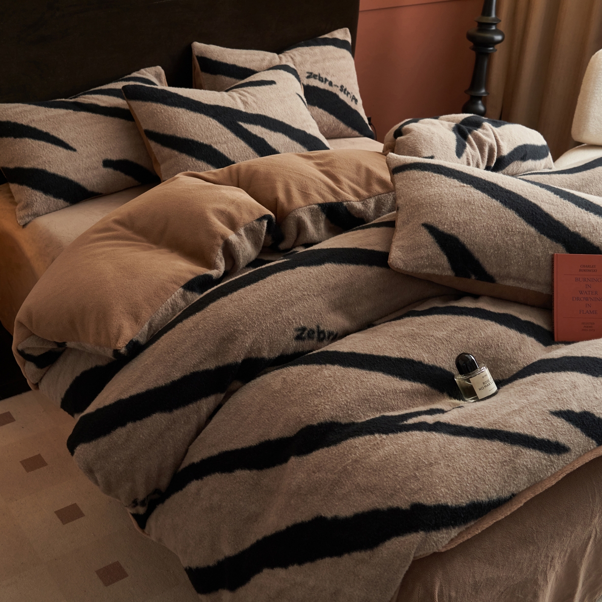 91家纺网 家纺一手货源 找家纺 晨曦家纺 2025新款加厚加绒羊驼绒四件套牛奶绒四件套 岁月流金-咖